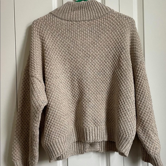 NWT Wol hide box bomber in limestone (S/M)